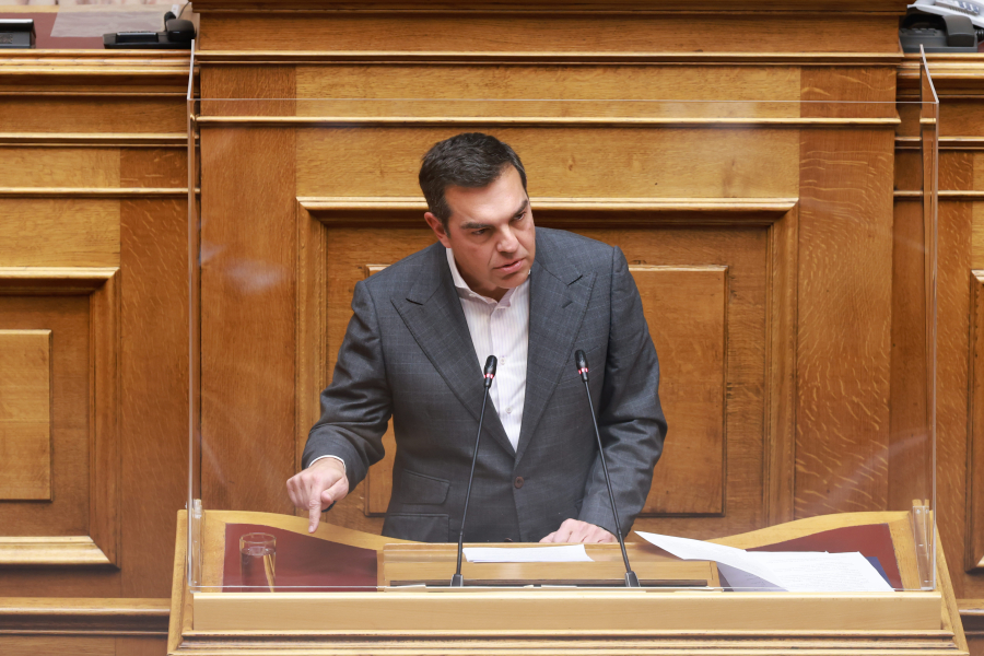 Αλέξης Τσίπρας: «Με τη Δημοκρατία ή με την εκτροπή;»