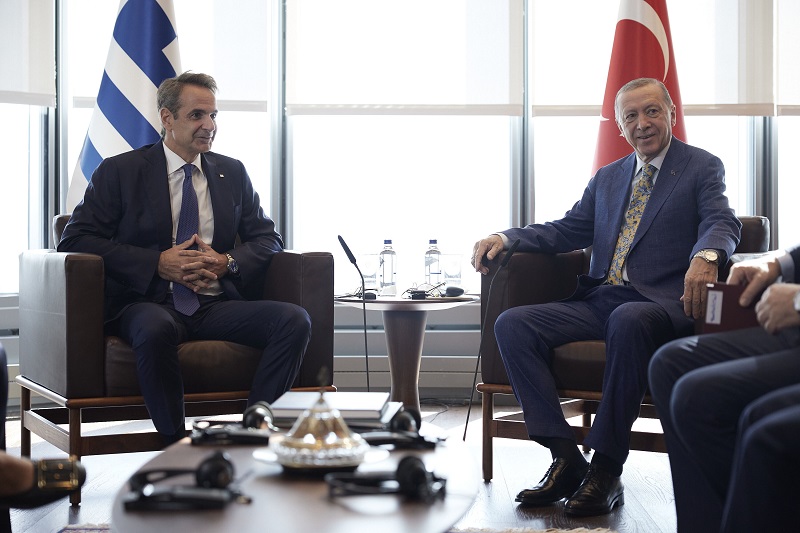 «Ελπίζω να ξεκινήσει μια νέα εποχή στις σχέσεις των δύο χωρών» λέει ο Ερντογάν πριν έρθει στην Ελλάδα