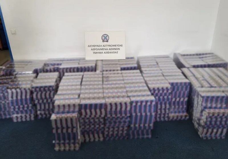 Eπιχείρησαν να περάσουν 19 βαλίτσες με πάνω από 20.000 λαθραία πακέτα τσιγάρα από το αεροδρόμιο «Ελ. Βενιζέλος»