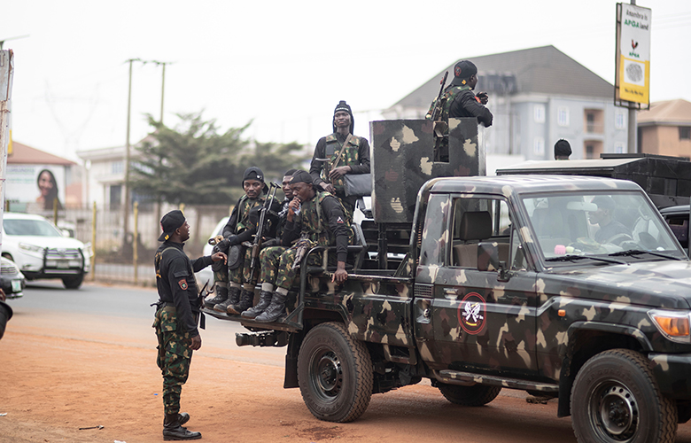 Ο νιγηριανός στρατός αναζητά στη ζούγκλα τους 300 μαθητές που απήχθησαν από ενόπλους στην Πολιτεία Καντούνα