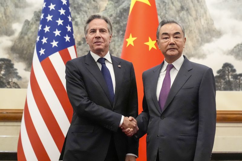 Στο Πεκίνο ο Μπλίνκεν – Ελπίζει ότι οι ΗΠΑ και η Κίνα θα σημειώσουν «πρόοδο»
