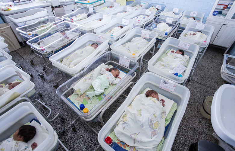 Επίδομα γέννησης: Τη Μεγάλη Τρίτη η καταβολή – 58.912 μητέρες θα λάβουν αναδρομικά 36.247.500 ευρώ