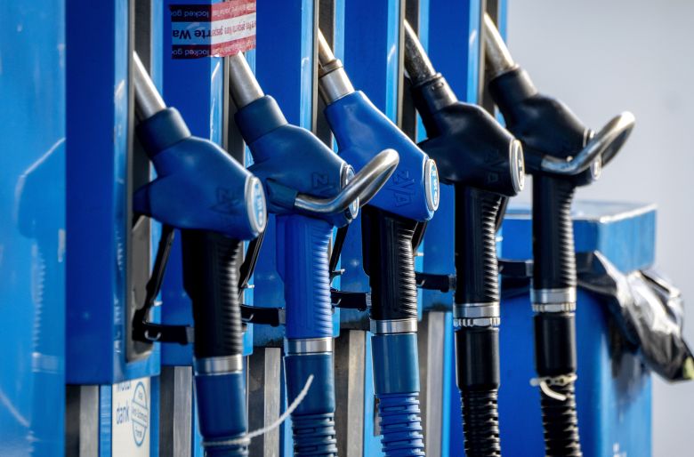 Ράλι ανατιμήσεων στην αμόλυβδη βενζίνη – Ξεπέρασε τα 2 ευρώ το λίτρο και στην Αττική