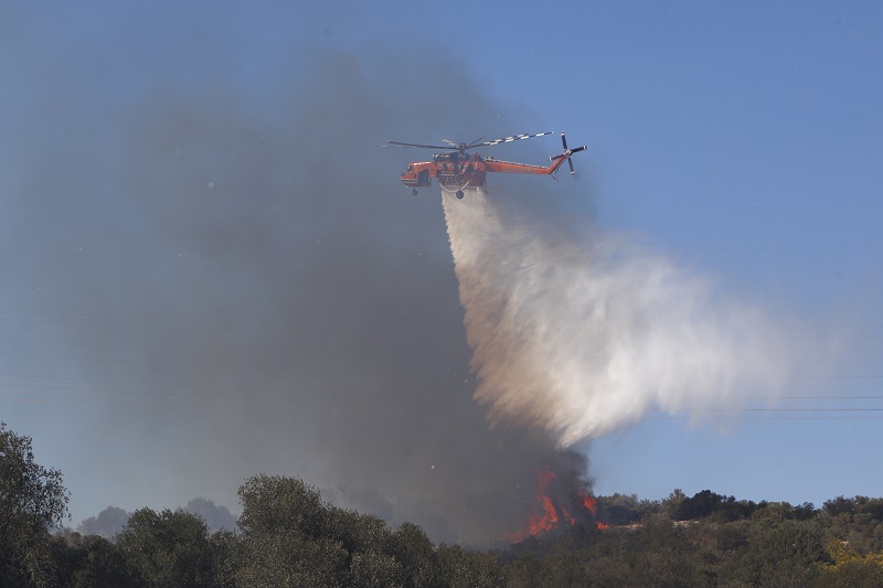 Σε εξέλιξη φωτιά στις Μουριές του Κιλκίς