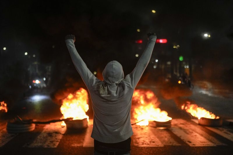 Χαμός στη Βενεζουέλα μετά την επανεκλογή Μαδούρο – Τουλάχιστον ένας νεκρός και 46 συλλήψεις στις διαδηλώσεις