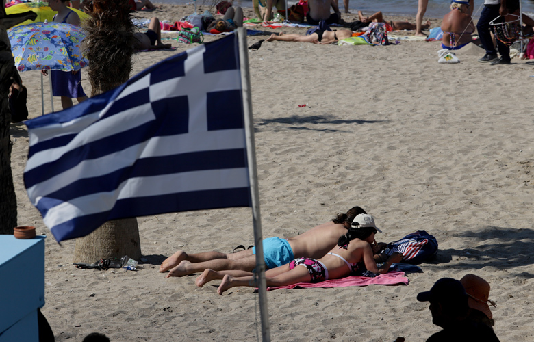 Με τι καιρό μπαίνει ο Αύγουστος: Ηλιοφάνεια, ζέστη και πολλά μποφόρ