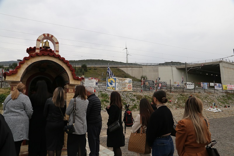 Τραγωδία στα Τέμπη: Τρισάγιο στις 12:00 στη μνήμη των θυμάτων στο σημείο του δυστυχήματος