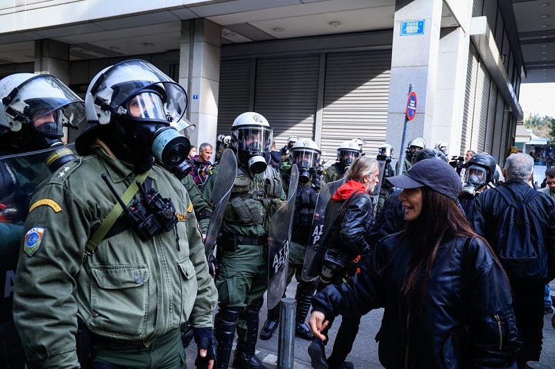 Προσαγωγές και συλλήψεις πριν την έναρξη των συλλαλητηρίων για τα Τέμπη σε Αθήνα και Πάτρα