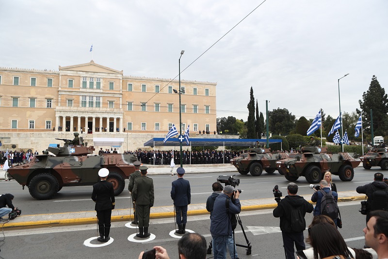 Με λαμπρότητα τίμησε η Ελλάδα τίμησε την επέτειο της 25ης Μαρτίου