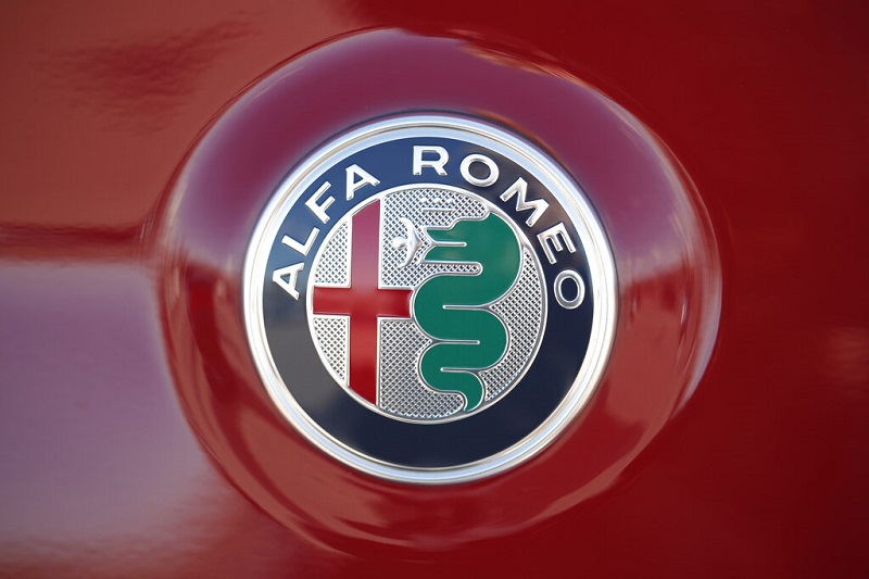 Η νέα έκδοση της Alfa Romeo Junior που αναβαθμίζει την οδική συμπεριφορά