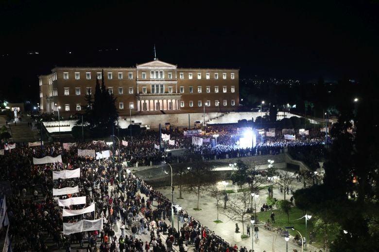 Συγκίνησε η παρέμβαση μητέρων των θυμάτων στα Τέμπη στην εκδήλωση στο Σύνταγμα