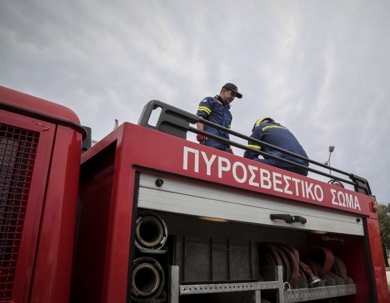 Φωτιά σε κατάστημα εστίασης στο εκπτωτικό χωριό στα Σπάτα