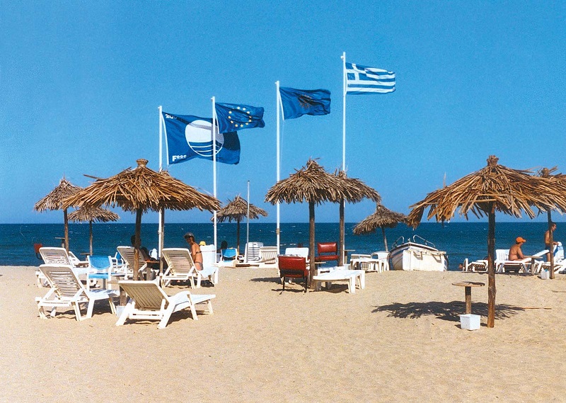 Αυτές είναι οι 623 ελληνικές ακτές που πήραν Γαλάζια Σημαία το 2025