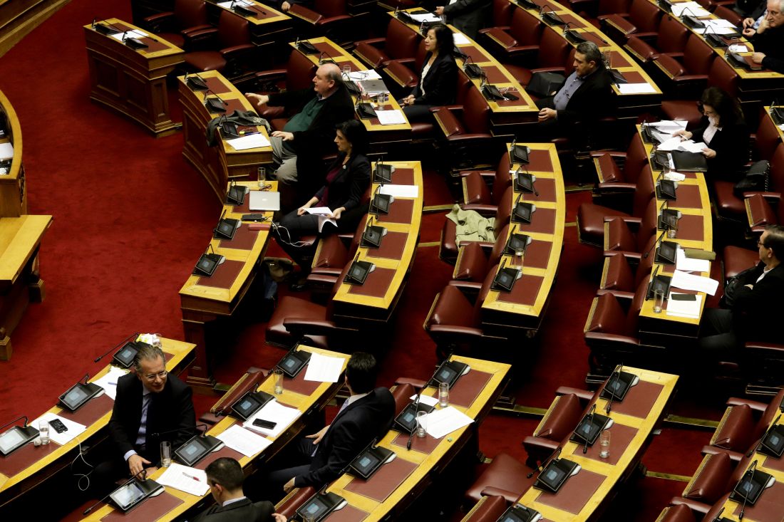 Στη Βουλή ο νέος αναπτυξιακός νόμος – Υπέρ η Νέα Δημοκρατία, αρνητικά τα κόμματα της αντιπολίτευσης