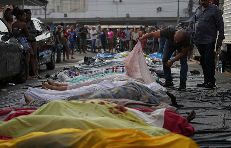 Βραζιλία: Εικόνες σοκ με τα πτώματα τουλάχιστον 40 ανθρώπων να κείτονται σε δρόμο του Ρίο ντε Τζανέιρο