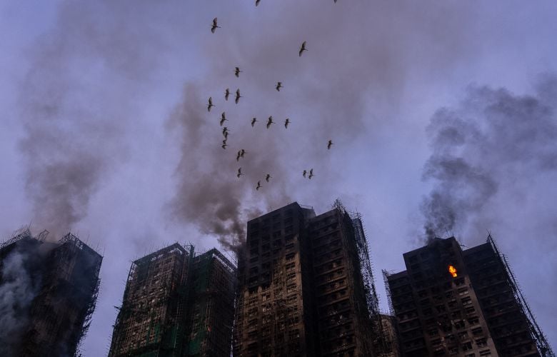 Τραγωδία στο Χονγκ Κονγκ: Στους 83 ο αριθμός των νεκρών από φωτιά σε συγκρότημα κατοικιών