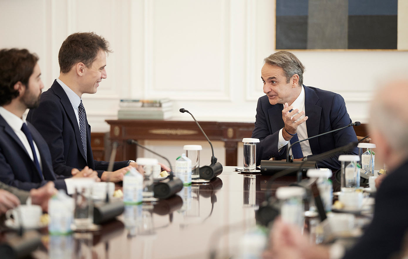 Συνάντηση του Κυριάκου Μητσοτάκη με τον διευθύνοντα σύμβουλο της Mistral AI – Μία εκ των μεγαλύτερων εταιρειών στον τομέα της τεχνητής νοημοσύνης