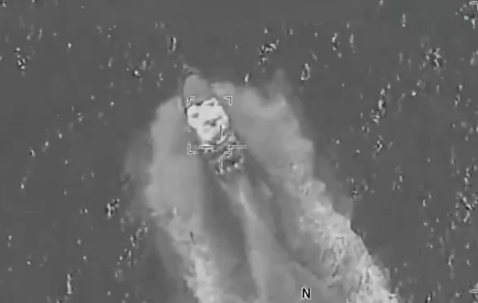 Μυστηριώδης «βροχή» πυρών στον Ανατολικό Ειρηνικό: τι έγινε μετά τα μεσάνυχτα και γιατί μετρούν ήδη οκτώ;