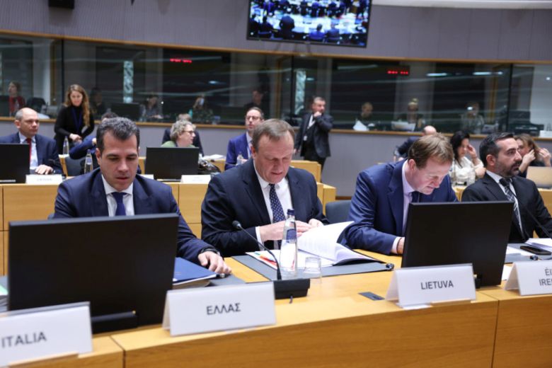 Πλεύρης από Βρυξέλλες: «Κάμψη μεταναστευτικών ροών, ενδυνάμωση επιστροφών, δραστήρια φύλαξη των συνόρων»