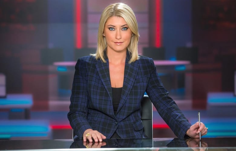 Η Σία Κοσιώνη νοσηλεύεται στη ΜΕΘ με πνευμονία, οι δικοί της δίπλα της.