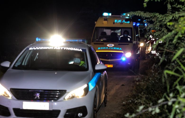 Σοκ στην Ελευσίνα: Εντοπισμός ηλικιωμένου ζευγαριού και των σκύλων τους σε κατοικία.