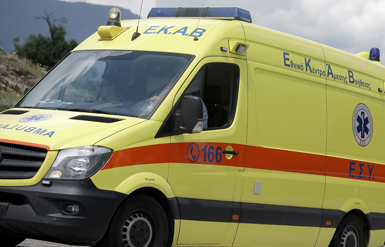 Παράσυρση γυναίκας από νταλίκα στο Ηράκλειο και μεταφορά στο νοσοκομείο.