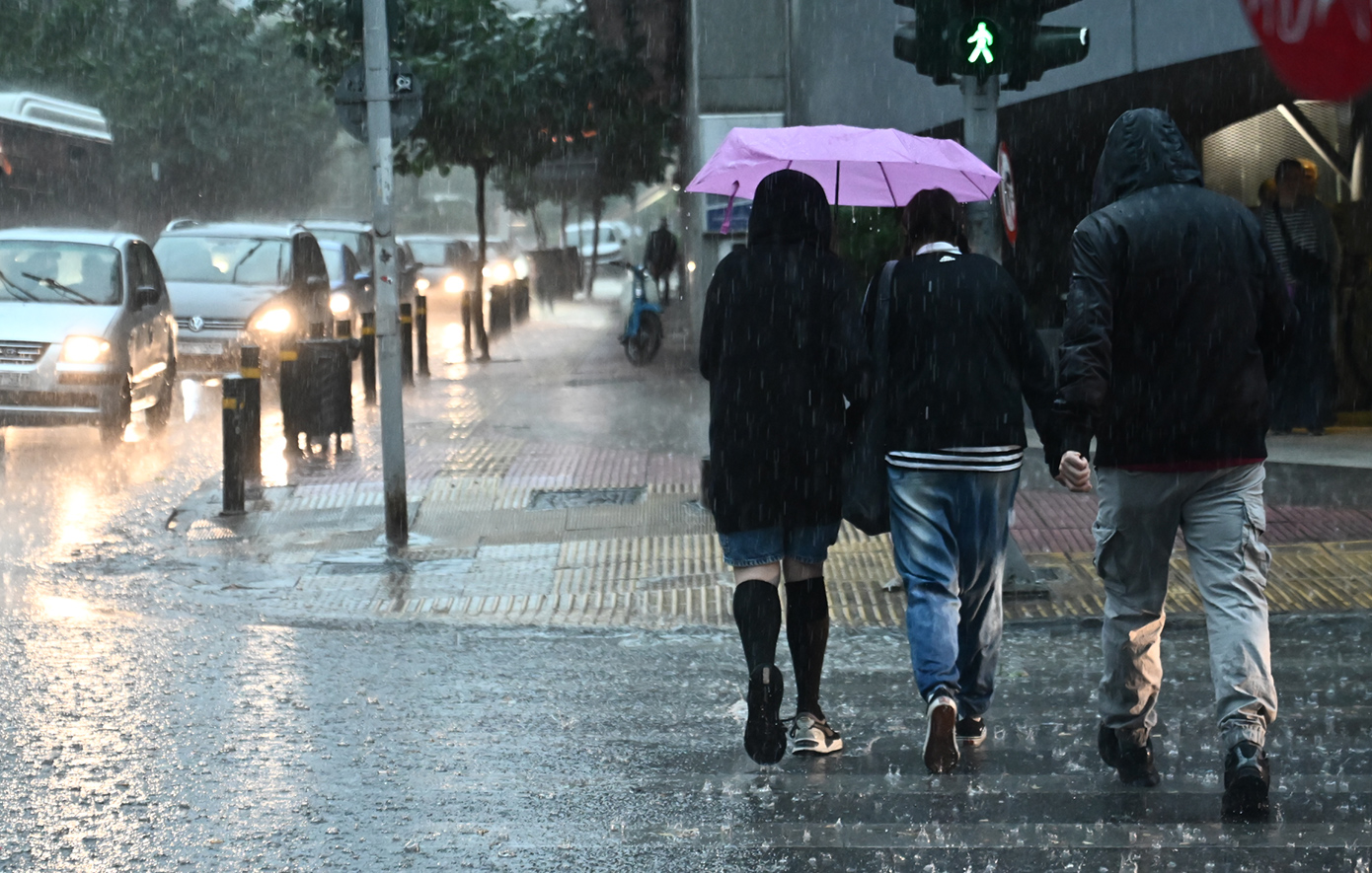 Επείγουσα ανακοίνωση ΕΜΥ για επιδείνωση καιρού με βροχές και καταιγίδες.
