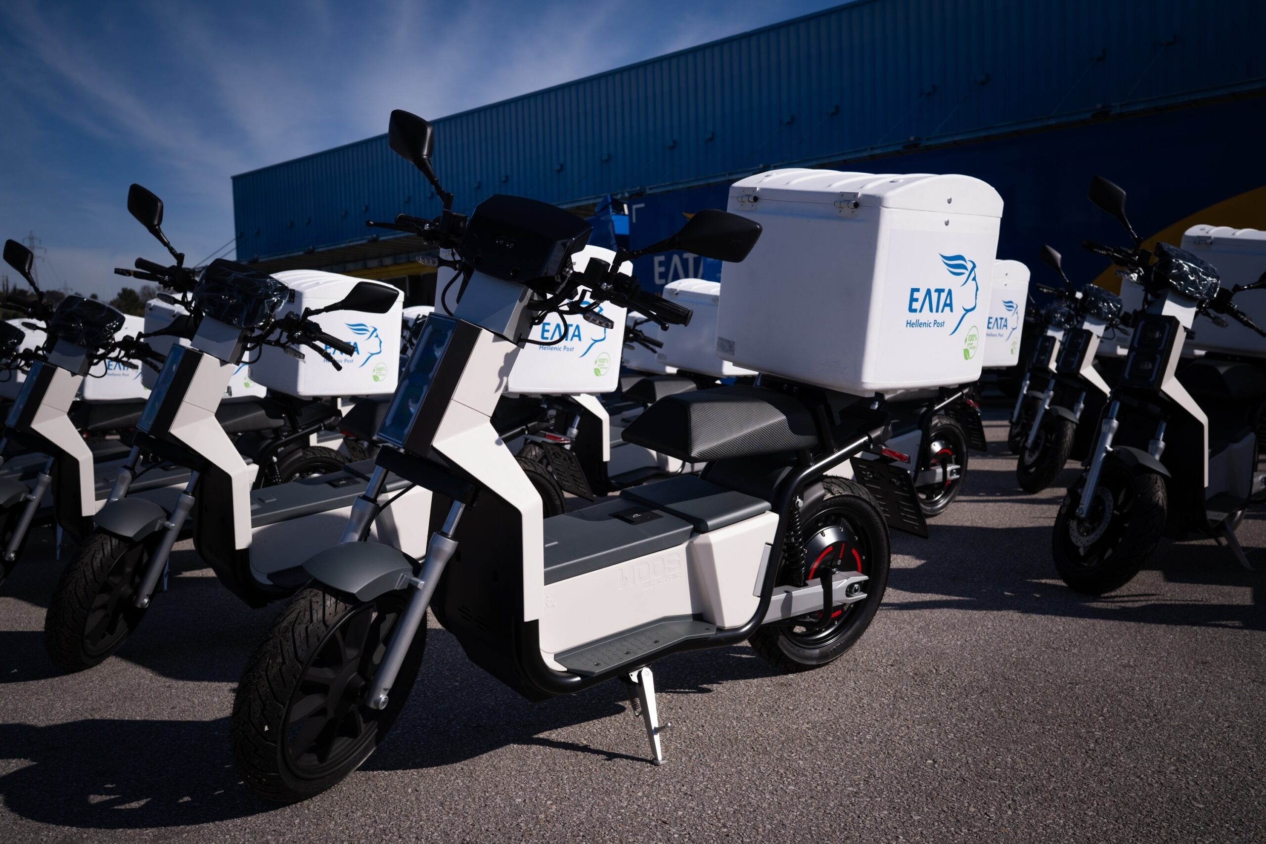 Η ανακοίνωση του πρωθυπουργού για τις αποδοχές των δημοσίων υπαλλήλων.