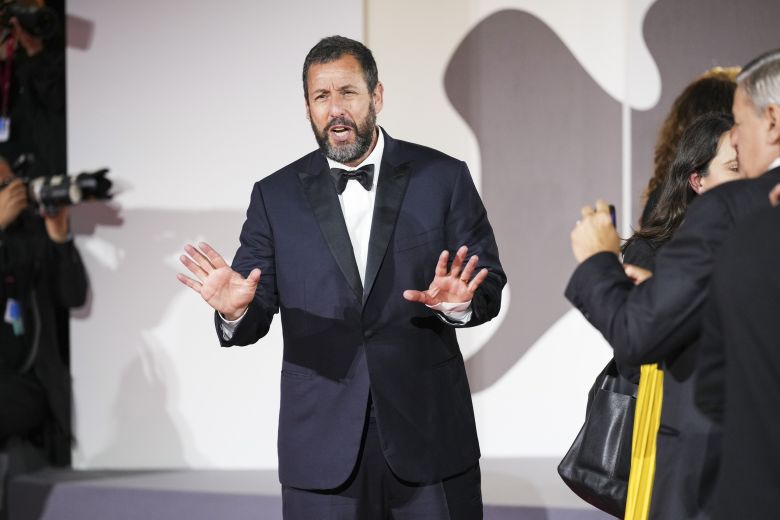 Η αμοιβή του Άνταμ Σάντλερ σύμφωνα με το Forbes.