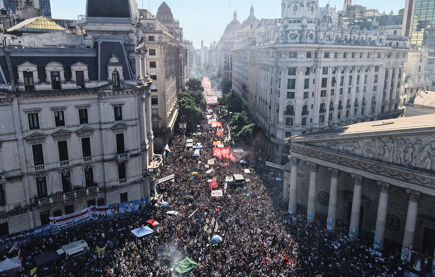 Μαζική πορεία 50 χρόνια από την επιβολή δικτατορίας στην Αργεντινή.