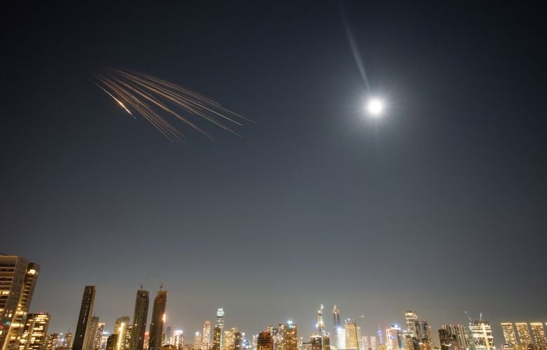 Η αποφασιστικότητα της Τεχεράνης για αντίποινα στις επιθέσεις ΗΠΑ-Ισραήλ.