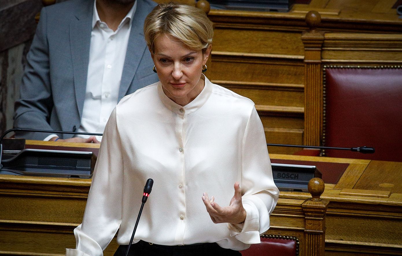 Η σπαρακτική αναφορά της Σδούκου για το πελατειακό κράτος και τις δύο Ελλάδες.