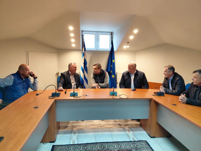 Η πρώτη επίσκεψη του ΥΠΑΑΤ Μαργαρίτη Σχοινά στην Κεντρική Λαχαναγορά Θεσσαλονίκης.