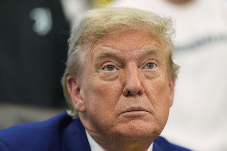 Η οξεία αντίδραση του Τραμπ προς σχολιαστές ΜΜΕ για τη στάση τους απέναντι στον πόλεμο κατά του Ιράν.