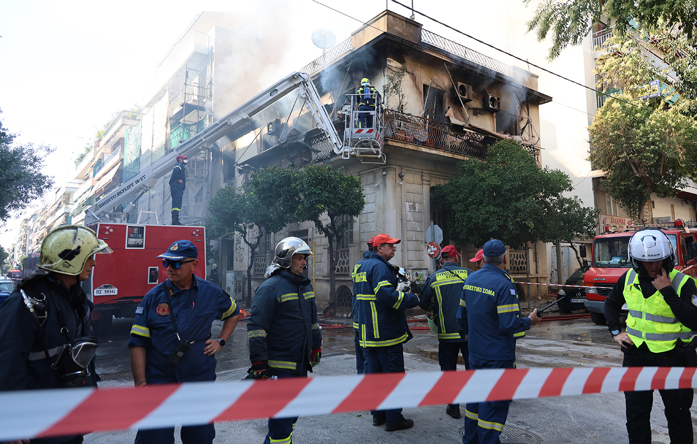 Η 75χρονη που πήδηξε από μπαλκόνι στην Καλλιθέα: Η απελπισμένη κίνηση πίσω από τη «κόλαση φωτιάς»