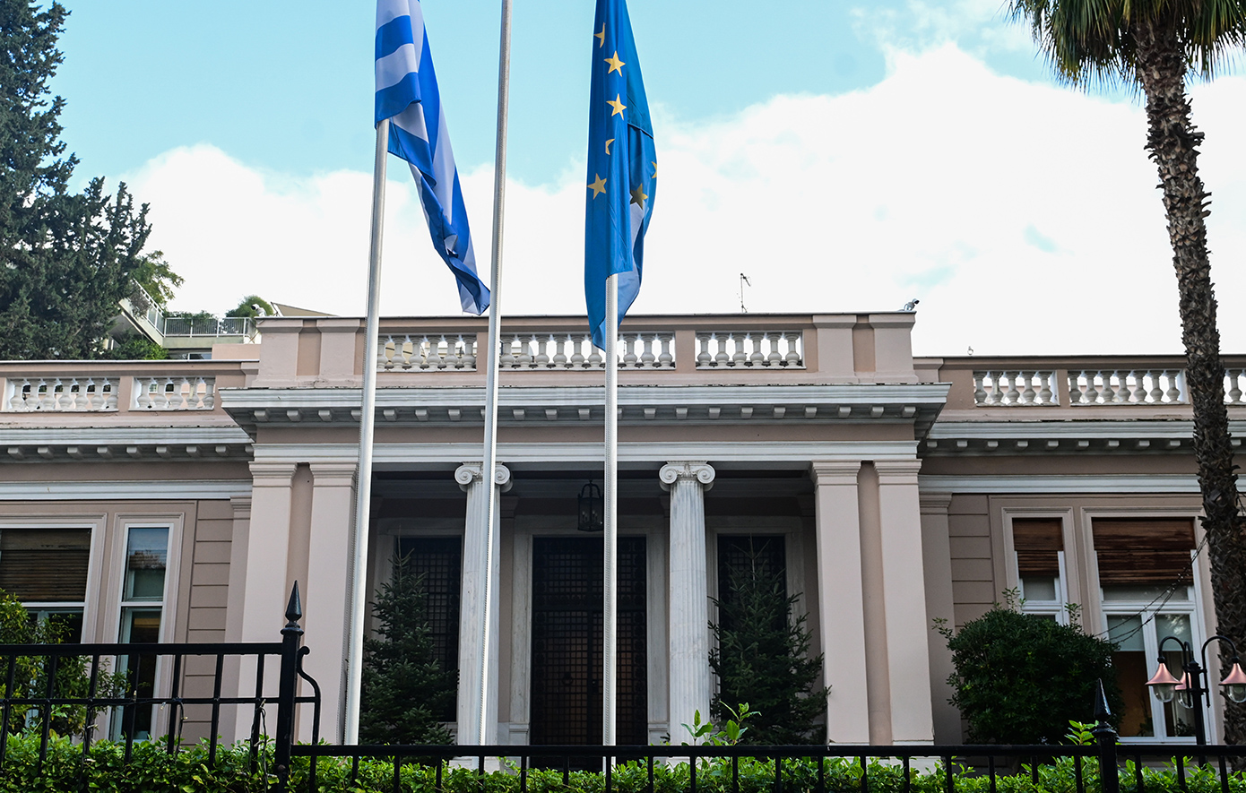 Οι παρεμβάσεις της κυβέρνησης για την ακρίβεια: Πώς θα προστατευτούν τα εισοδήματα από την άνοδο του πληθωρισμού