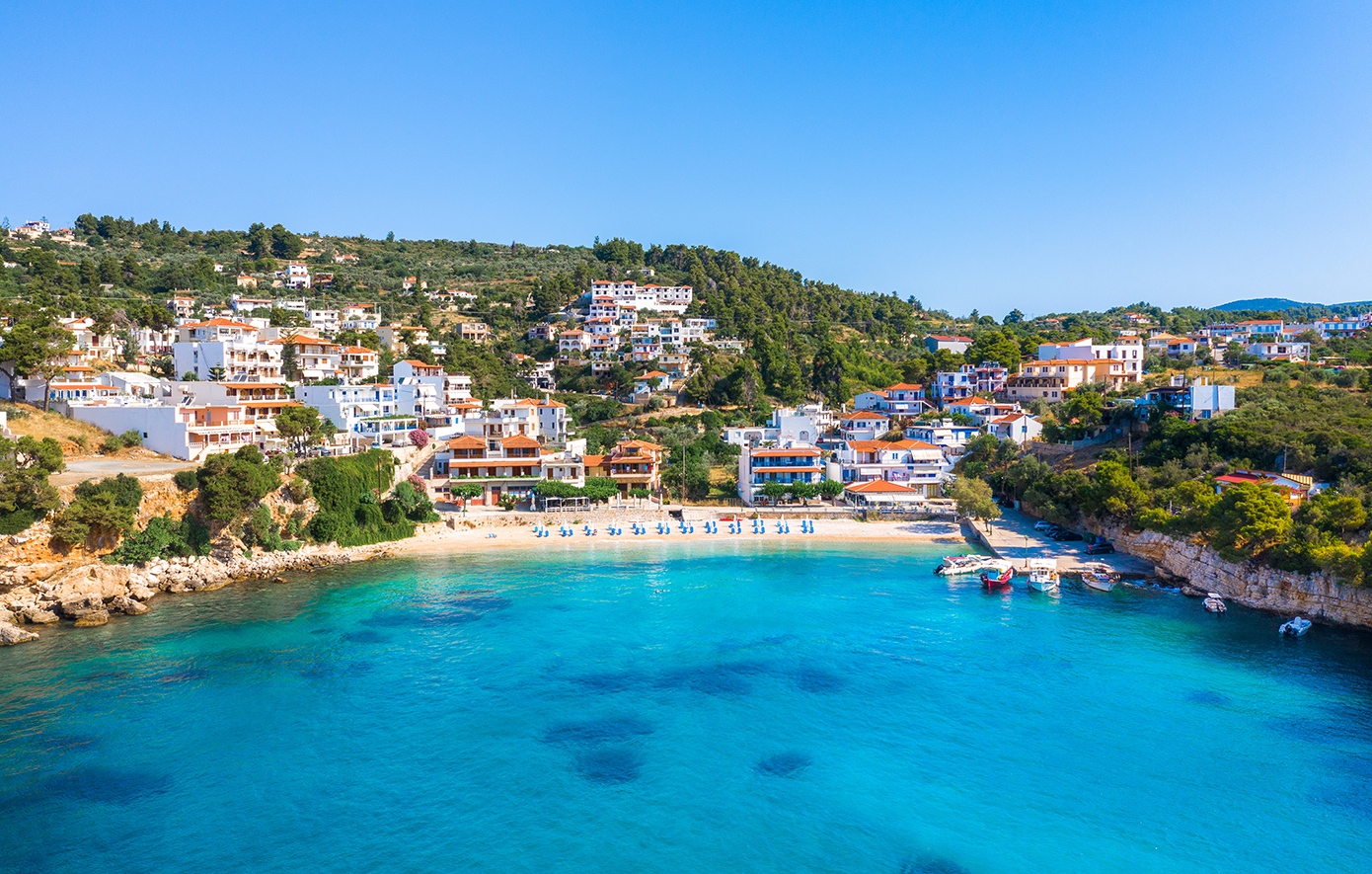 Αλόννησος: Το ελληνικό νησί που έχει τρελάνει τους ξένους δημοσιογράφους — και το λόγο δεν τον φαντάζεστε