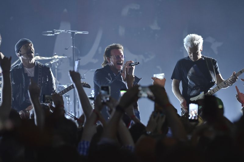 U2: Εννέα χρόνια σιωπής και ξαφνικά… το άλμπουμ που κανείς δεν περίμενε έτσι
