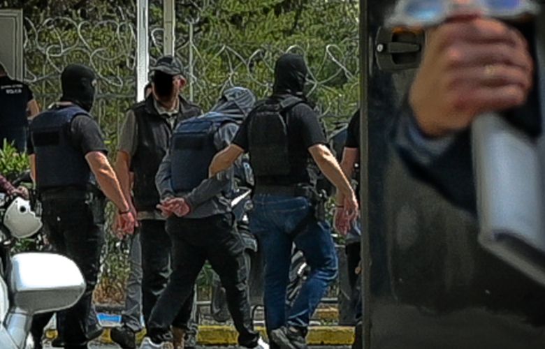 Greek Mafia: Η αστυνομική επιχείρηση που έφερε στο φως το «άβατο» του «Έντικ» στο Παλαιό Φάληρο